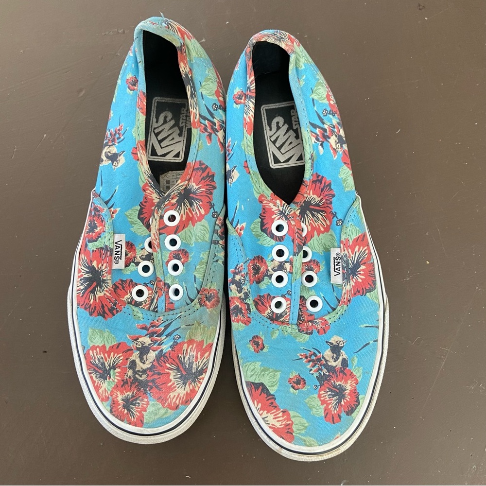 Limited Edition Vans x Star Wars "Yoda Aloha" Floral Print Women's 7 Men's 5.5